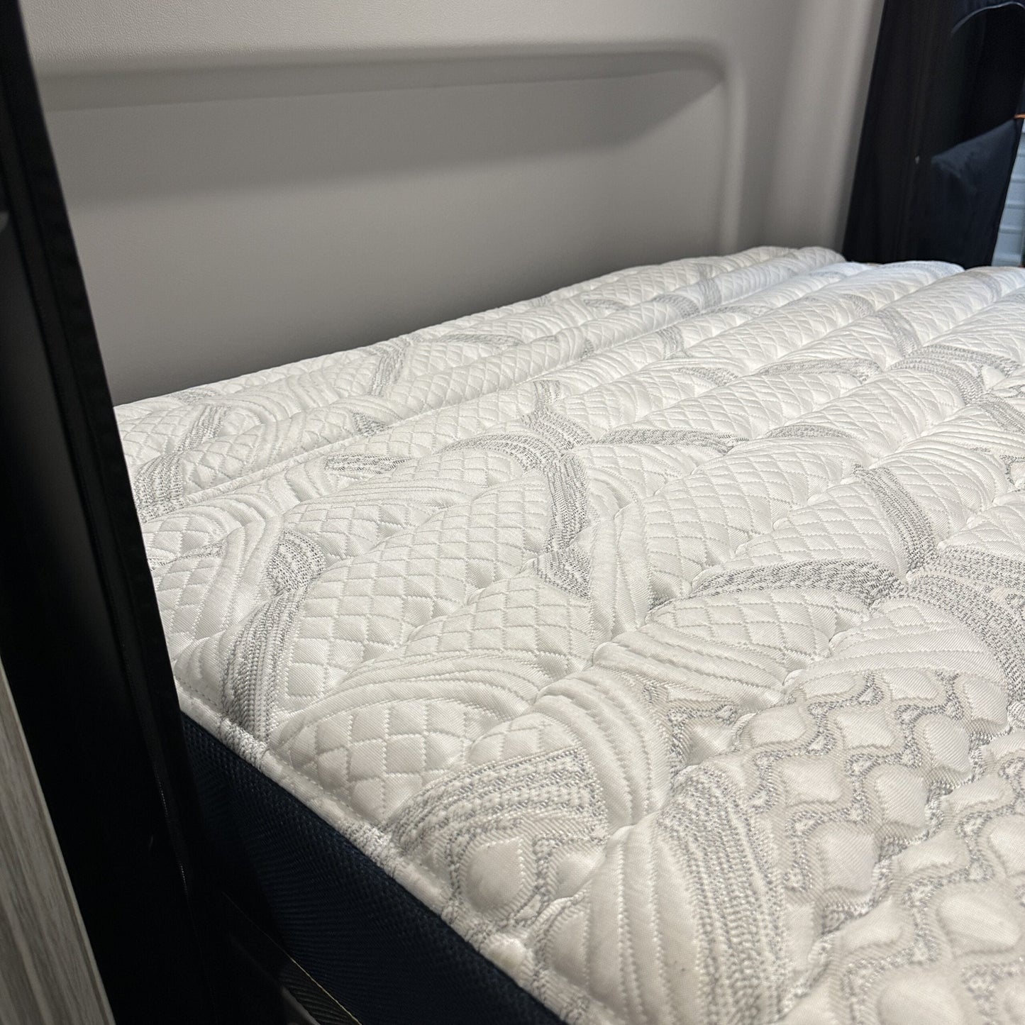 ULTRA Luxe Mattress - REVEL, TERRAIN, LAUNCH, GH1