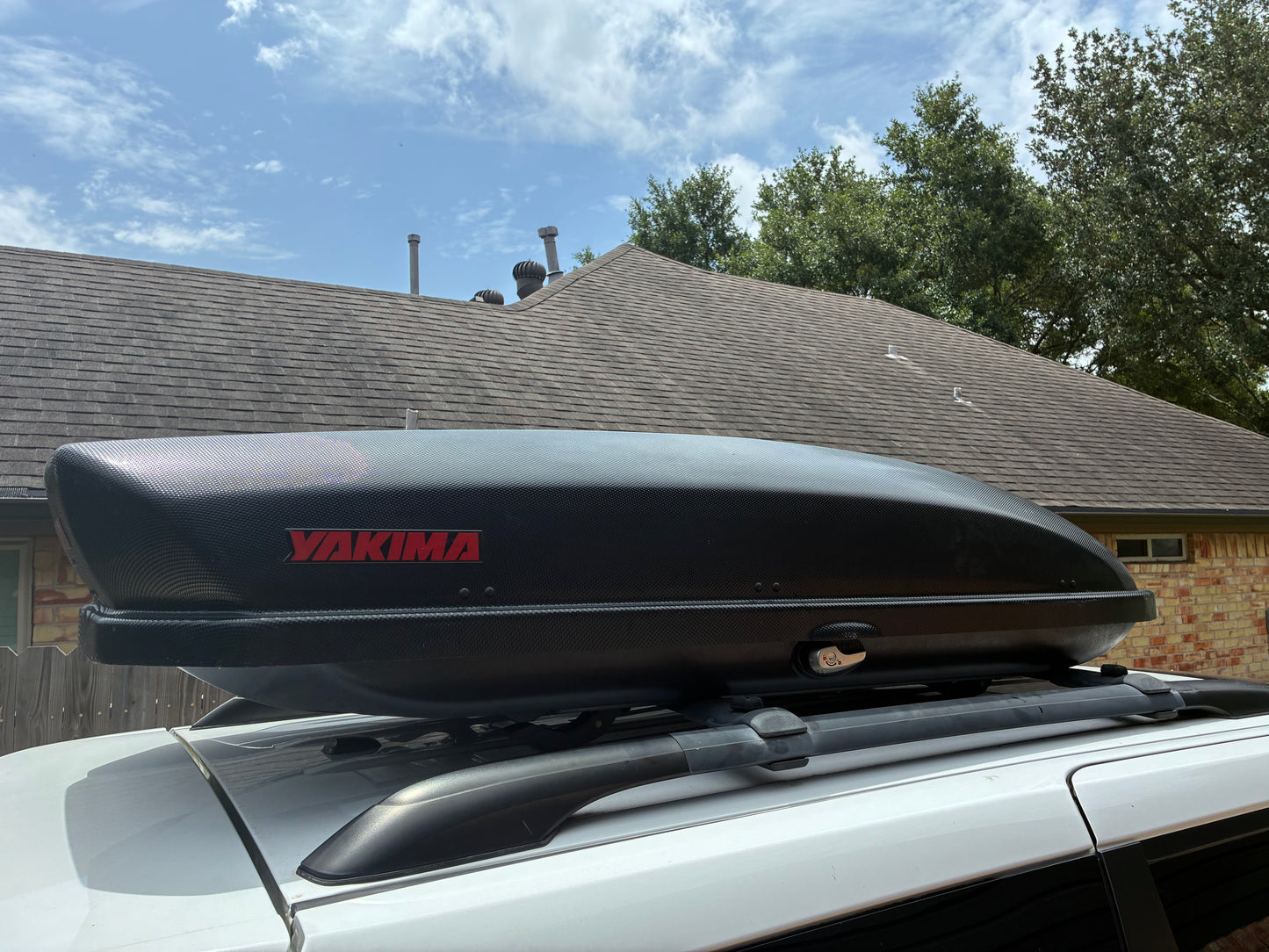 Yakima SkyBox 16 Carbonite - Rental Unit
