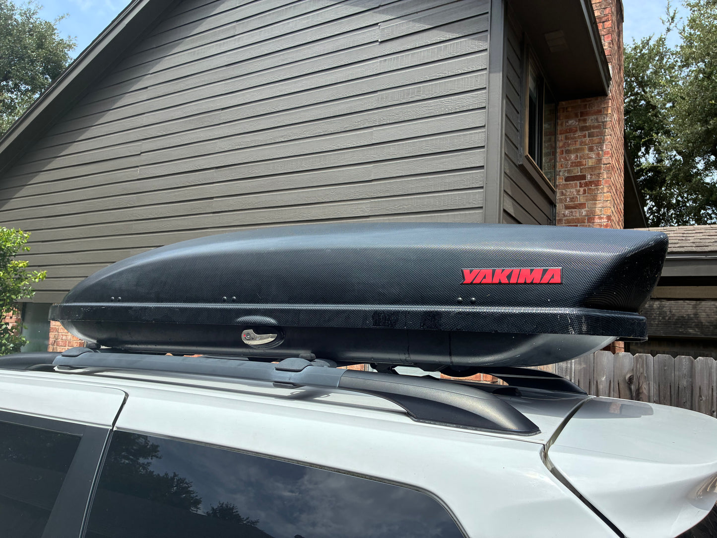 Yakima SkyBox 16 Carbonite - Rental Unit