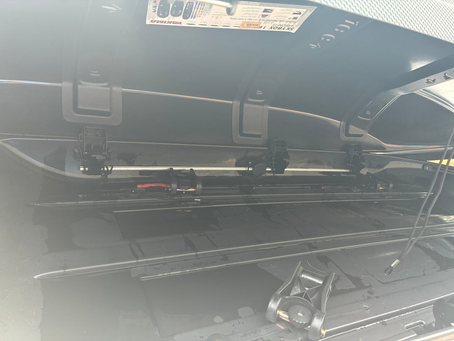 Yakima SkyBox 16 Carbonite - Rental Unit