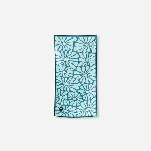 Hand Towel: Lazy Daisy Seafoam Green