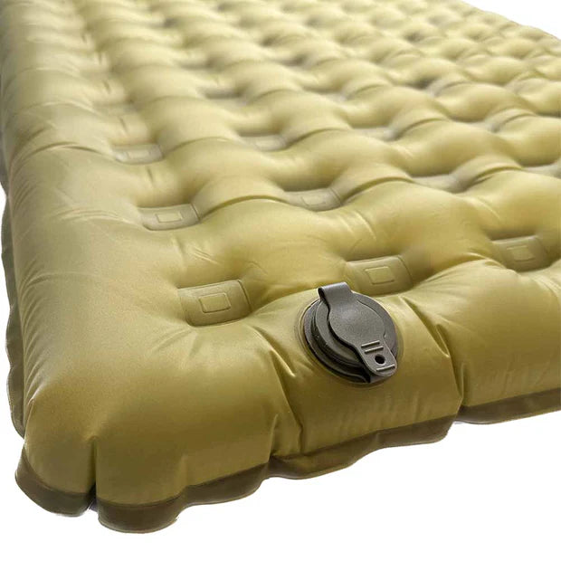 INSULATED INFLATABLE SLEEPING PAD